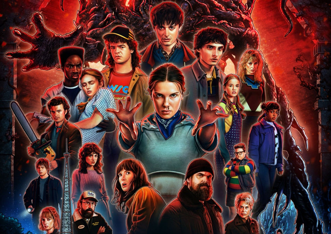 Collage-Plakat zu Stranger Things: rund zwanzig Gesichter in Rot und Blau um ein Mädchen mit erhobenen Handflächen