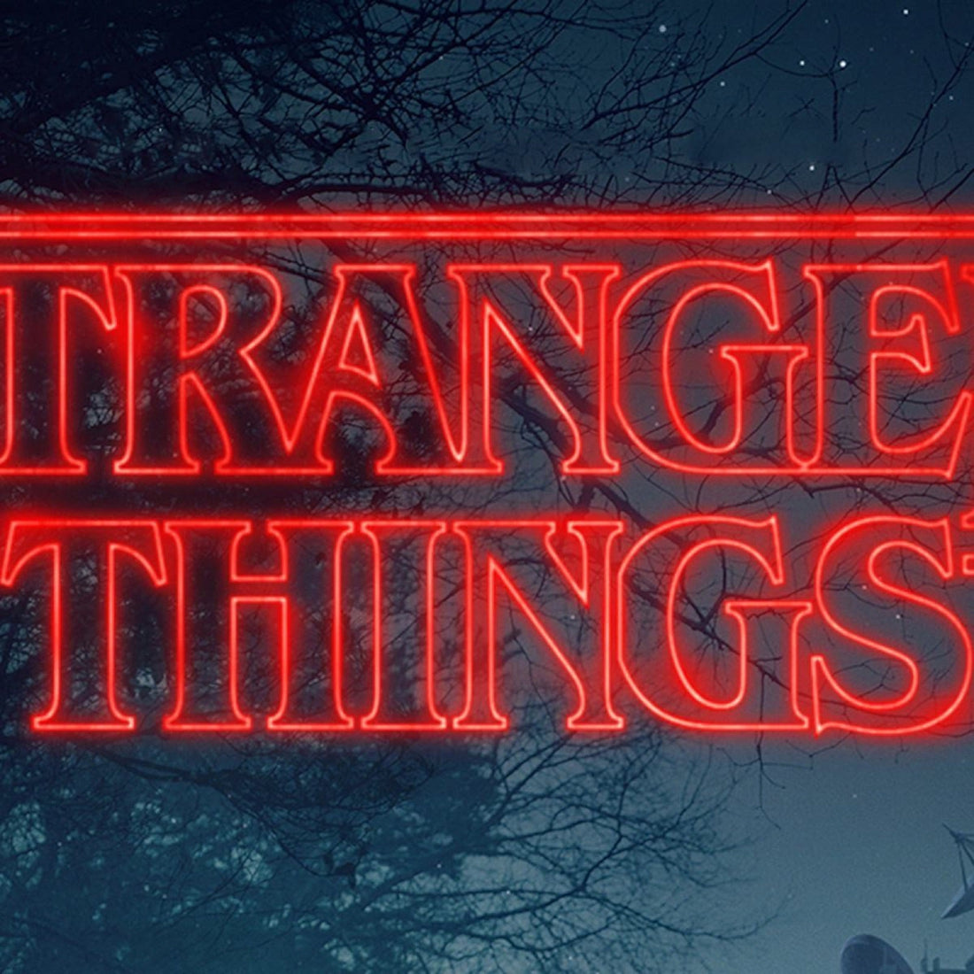 Le titre Stranger Things en lettres rouges sur fond noir