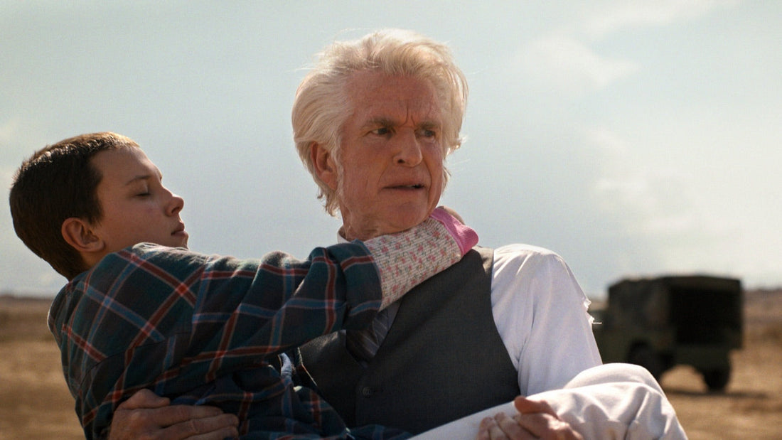 Elfi und Martin Brenner in der Wüste von Nevada, Stranger Things Staffel 4 Folge 8