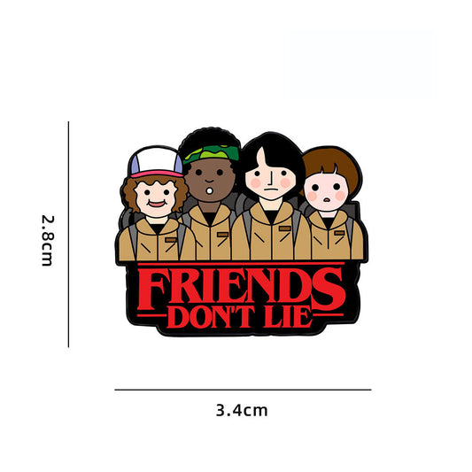 Pin's Stranger Things la bande de Hawkins vu de face