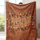 Kuscheldecke Stranger Things Alphabetwand Lichterkette