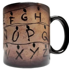 Thermoeffekt-Tasse Stranger Things Alphabetwand