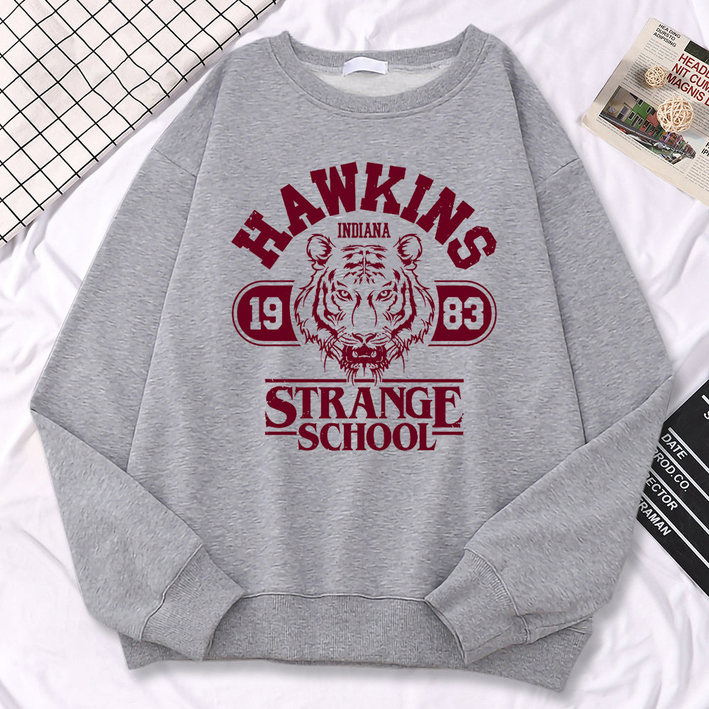 Sweat oversize Stranger Things Hawkins Strange School 1983 – coloris Gris chiné