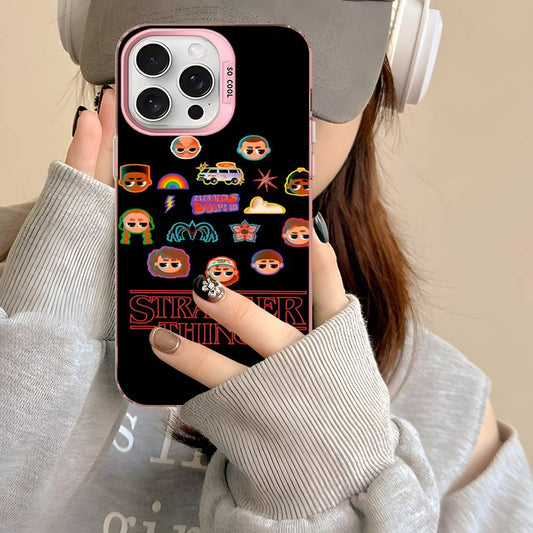 Coque iPhone mate Stranger Things stickers de la bande vu de face