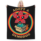 Kuscheldecke Stranger Things Adopt a Demohund