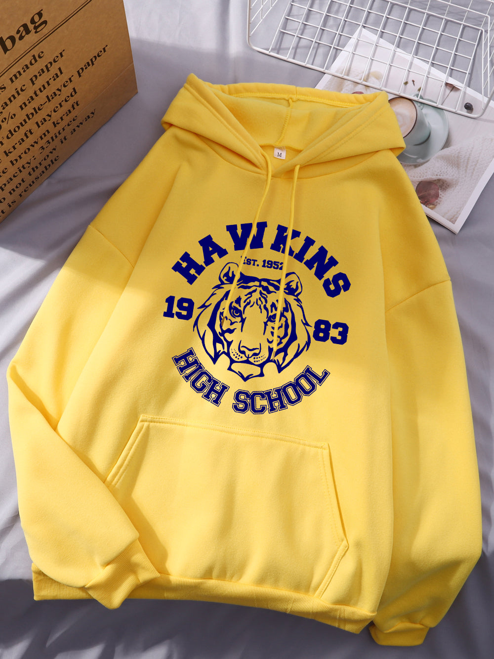 Pull Stranger Things Hawkins High School 1983 – coloris Jaune