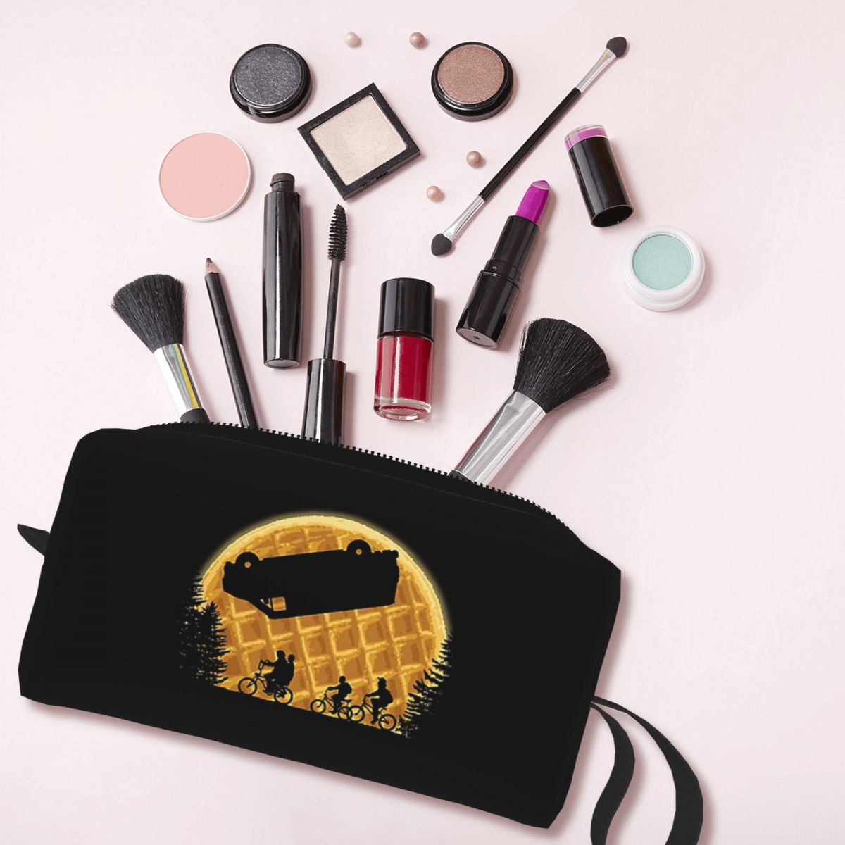 Trousse Stranger Things la lune aux gaufres – visuel 3