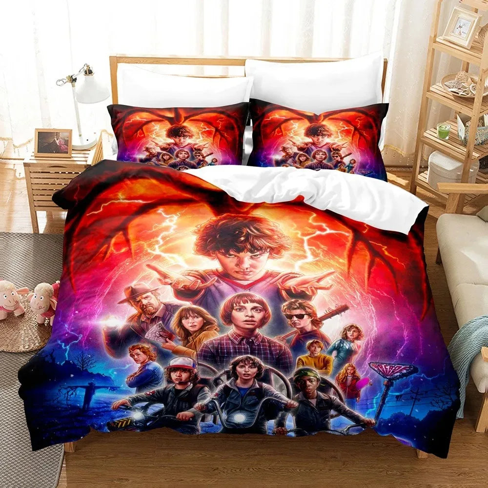 Bettwäsche Stranger Things Staffel 2 Gedankenschinder auf einem Bett, mit passenden Kissenbezügen