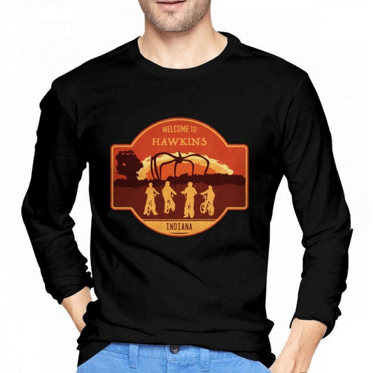 T-shirt homme manches longues Stranger Things Welcome to Hawkins Indiana écusson – coloris Noir